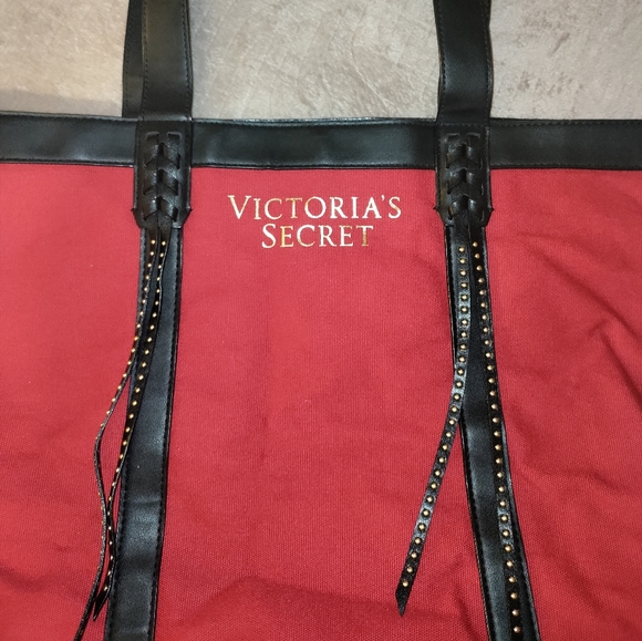 🆕Victoria's Secret | Large Red Weekend Tote Bag / Carry All Bag / Carry On Bag - Picture 4 of 10